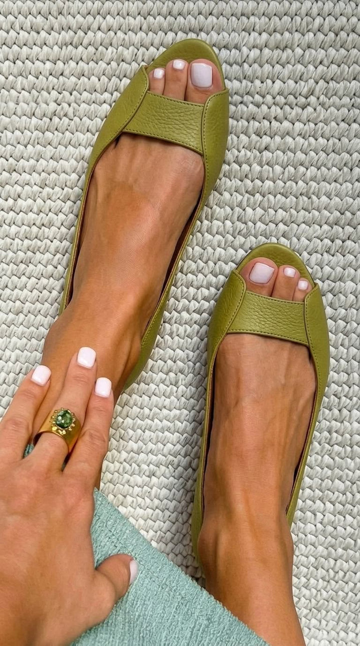 Adelina | Chic Comfort Golden Sandals