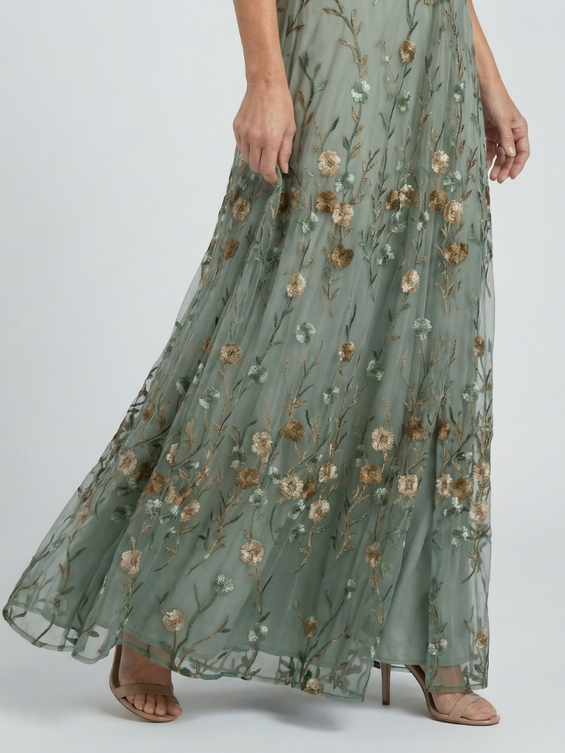 Selora | Flattering Floral Evening Dress