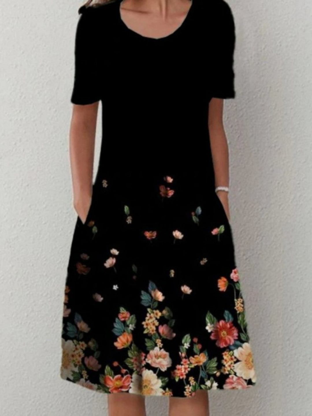 Floral Round Neck Pocket Midi Dress | Spring Summer Women'S Casual Feminine Gown, Modern Artistic Design, Layered Chic Look, Relaxed Everyday Style