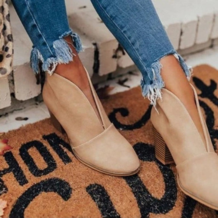Women's Ankle Boots - Almond Toe - Chunky Stacked Heel - Slip-On Casual Wear