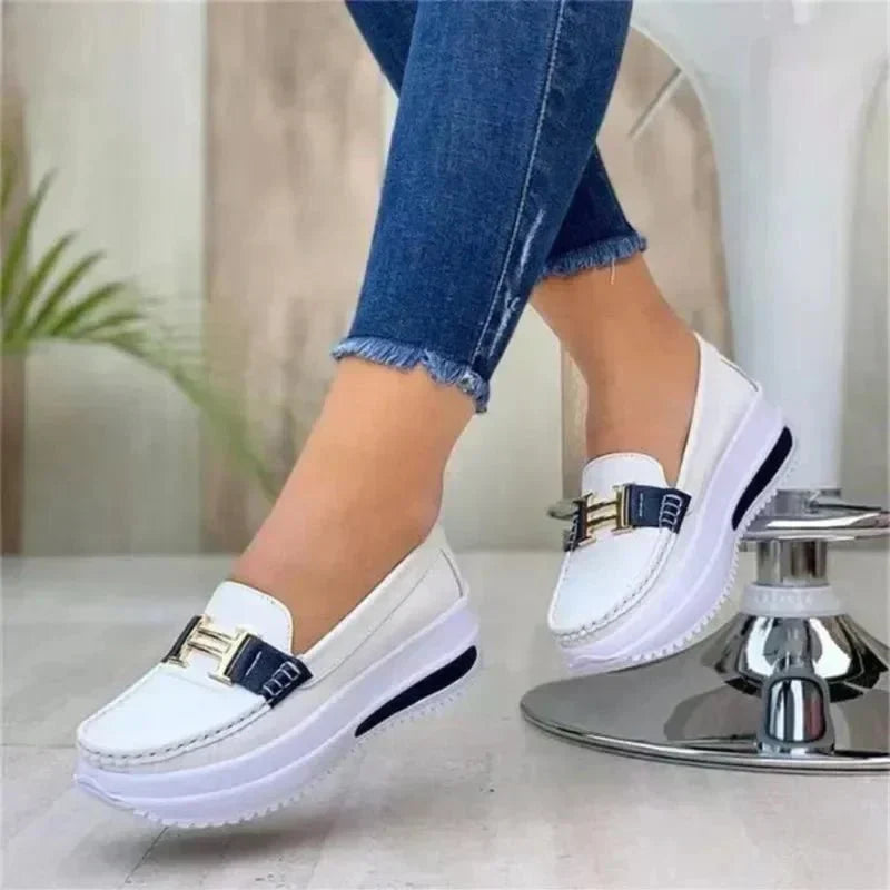 Pat | Sleek Orthopedic Shoes