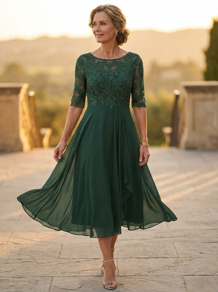 Zaria – The Flattering Lace Midi Dress