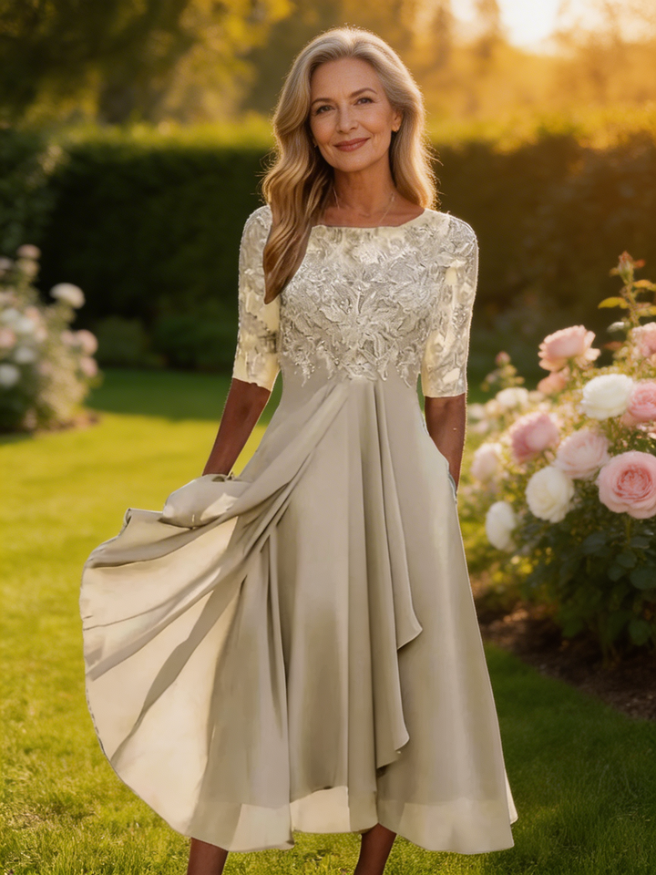 Zaria – The Flattering Lace Midi Dress